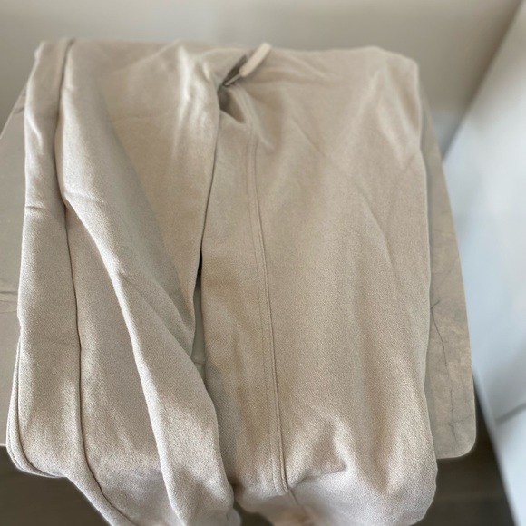 Lululemon sweatpants - Picture 3 of 4